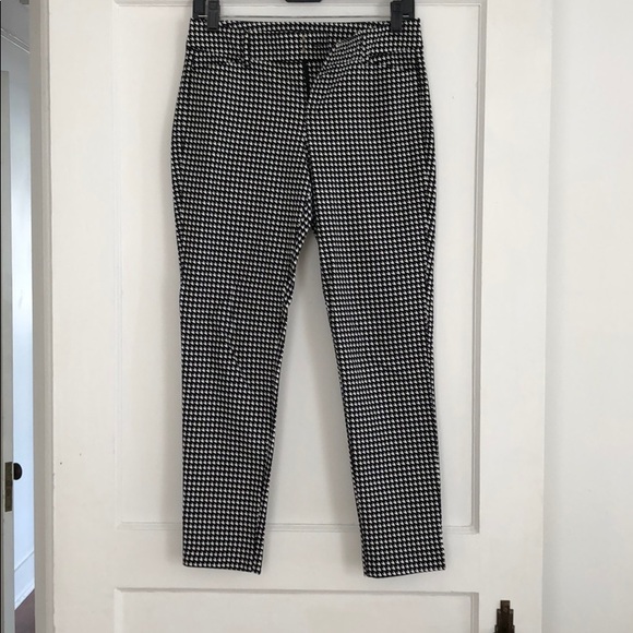 Old Navy Pants - Houndstooth pixie pants